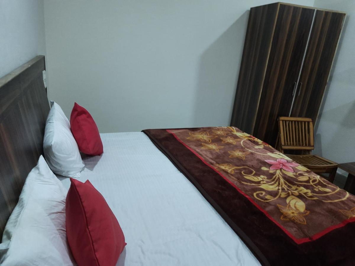 Hotel Amron45 Chandīgarh エクステリア 写真