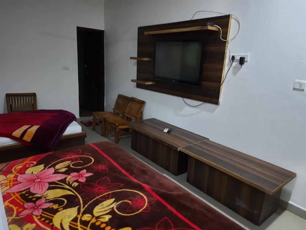 Hotel Amron45 Chandīgarh エクステリア 写真