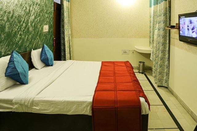 Hotel Amron45 Chandīgarh エクステリア 写真