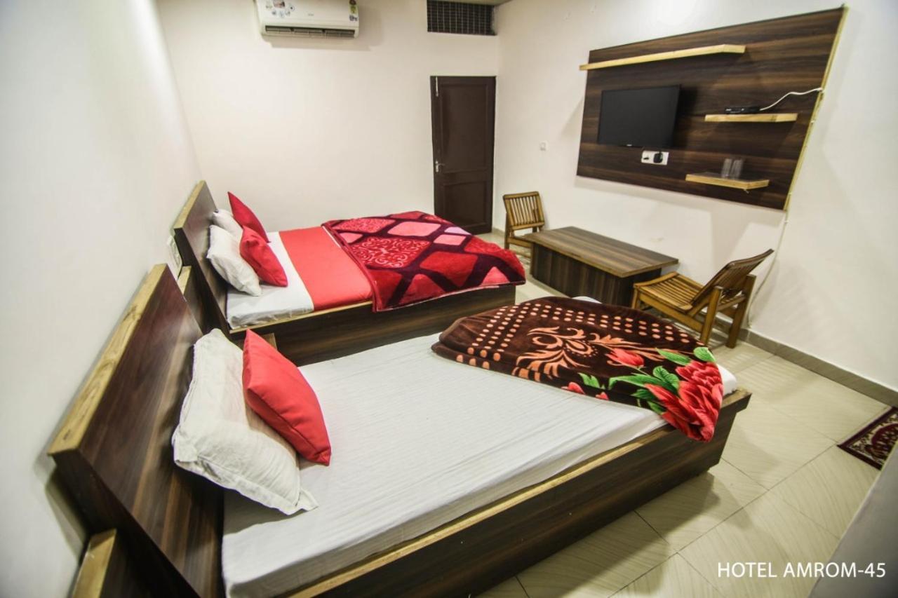 Hotel Amron45 Chandīgarh エクステリア 写真