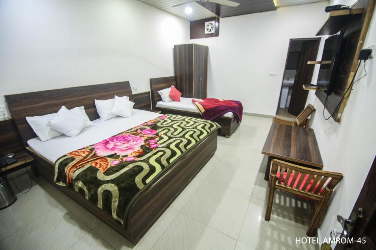 Hotel Amron45 Chandīgarh エクステリア 写真