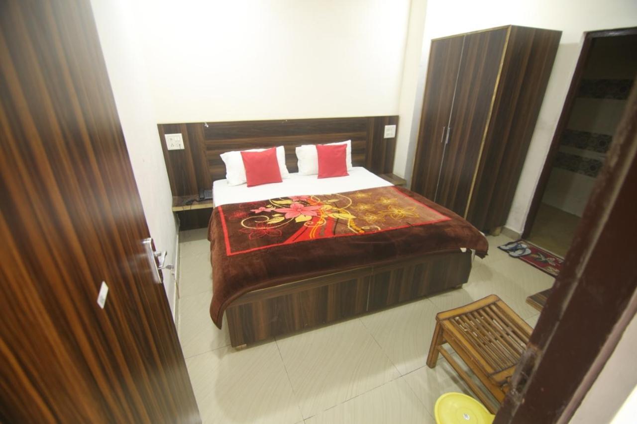 Hotel Amron45 Chandīgarh エクステリア 写真