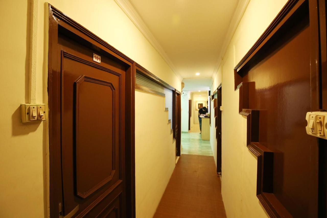 Hotel Amron45 Chandīgarh エクステリア 写真